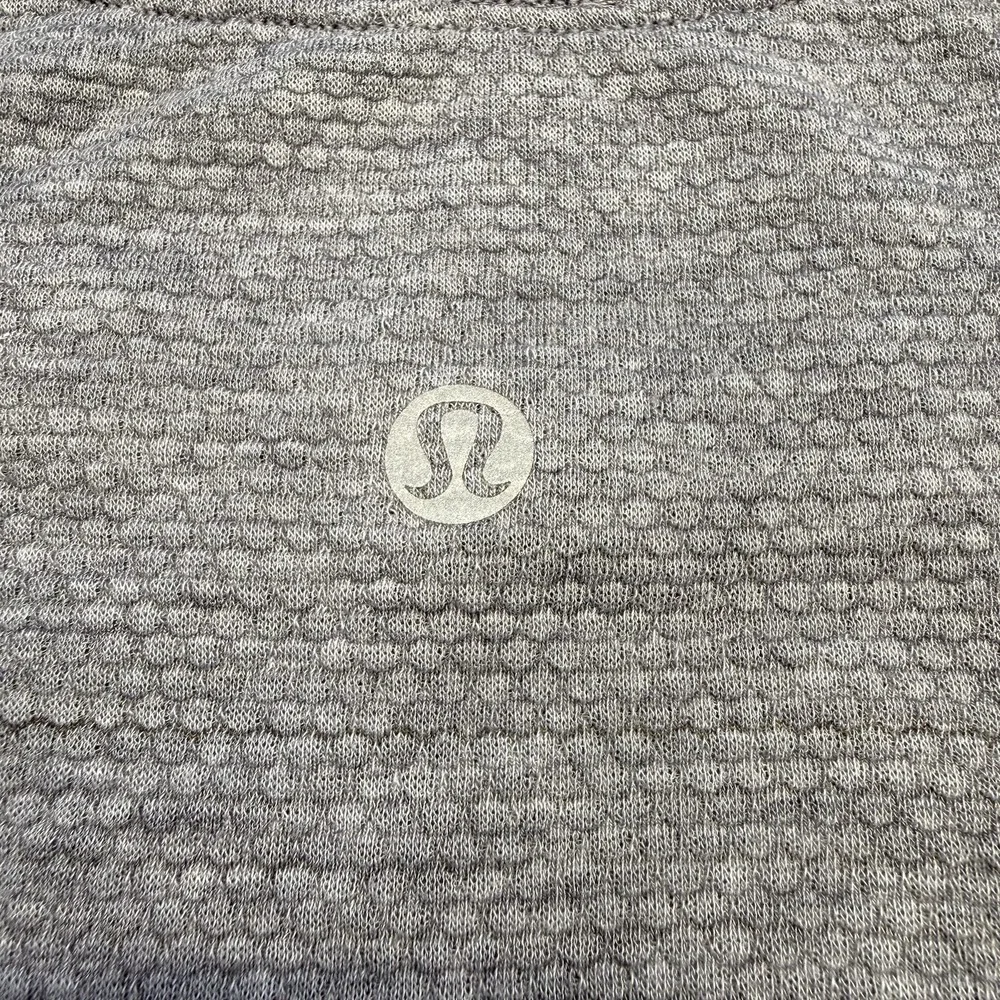 Lululemon Woman's Racerback Swiftly Tech Textures Sports Bra Gray Top Size L